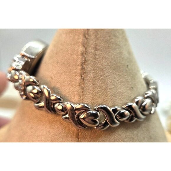 Silver Tone Womens Elegant Watch With Rhinestone Accents & Linked Heart Bracelet - Picture 3 of 4